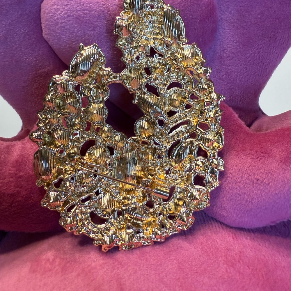 Elegant Multicolor Crystal Brooch - Picture 3 of 4